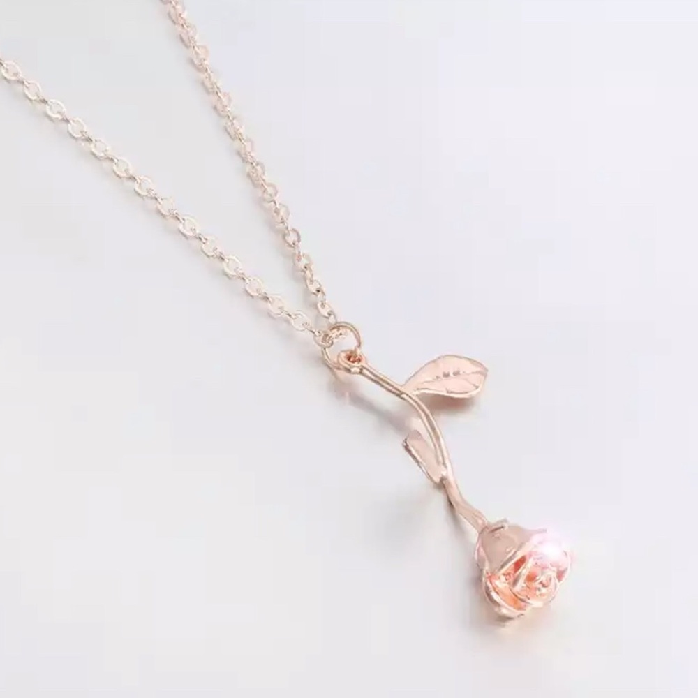 Rose Gold Hanging Rose Necklace